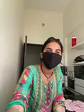 Snapshot of Pooja_Love143 chatting on 04/14/26, 05:57 Pooja Love143 online show from 04/14/26, 05:57