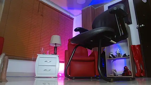 paola xm online show from 04/10/26, 10:09