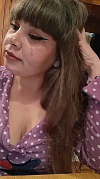 Snapshot of Florazaira2 chatting on 12/15/25, 08:13 Florazaira2 online show from 12/15/25, 08:13