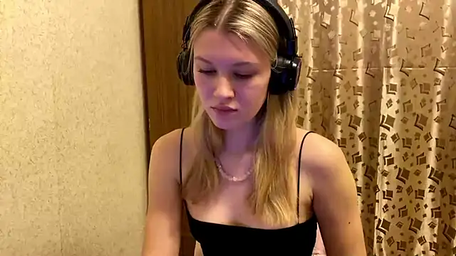 Snapshot of SkyeDavis chatting on 01/10/26, 07:26 SkyeDavis online show from 01/10/26, 07:26