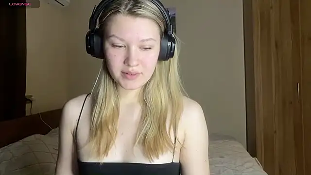 Snapshot of SkyeDavis chatting on 02/05/26, 08:57 SkyeDavis online show from 02/05/26, 08:57