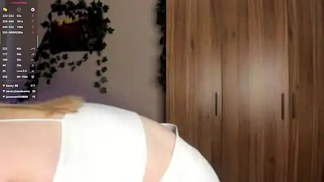 Snapshot of SkyeDavis chatting on 03/20/26, 02:22 SkyeDavis online show from 03/20/26, 02:22