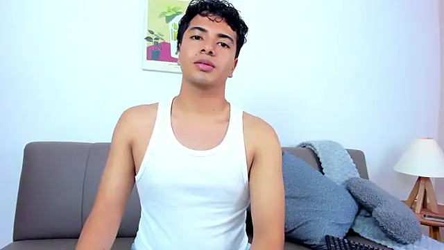 Snapshot of cherry_blossom77 chatting on 12/17/25, 02:12 cherry blossom77 online show from 12/17/25, 02:12