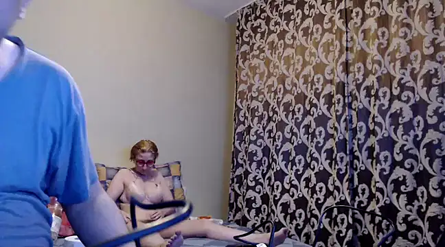 yunis32 online show from 02/03/25, 05:24