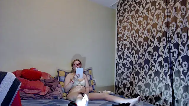 yunis32 online show from 02/07/25, 06:24