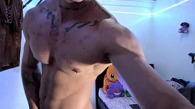 Snapshot of Bull__fit chatting on 06/10/26, 04:12 Bull fit online show from 06/10/26, 04:12