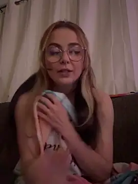 sugxrfox online show from 12/16/25, 06:29