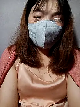 Snapshot of May-Ne chatting on 12/21/25, 03:08 May-Ne online show from 12/21/25, 03:08