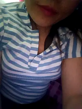 Snapshot of May-Ne chatting on 03/12/26, 04:13 May-Ne online show from 03/12/26, 04:13