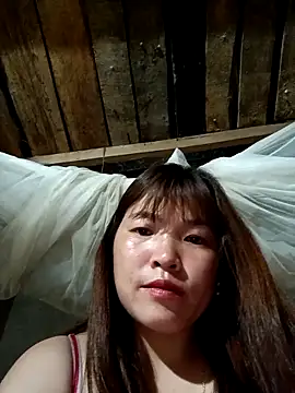 Snapshot of May-Ne chatting on 03/26/26, 04:01 May-Ne online show from 03/26/26, 04:01