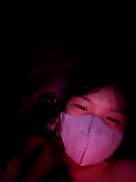 Snapshot of May-Ne chatting on 04/07/26, 05:13 May-Ne online show from 04/07/26, 05:13