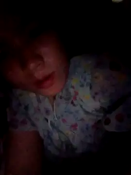 Snapshot of May-Ne chatting on 04/08/26, 04:07 May-Ne online show from 04/08/26, 04:07