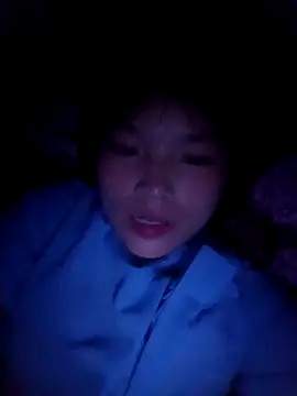 Snapshot of May-Ne chatting on 04/15/26, 03:52 May-Ne online show from 04/15/26, 03:52