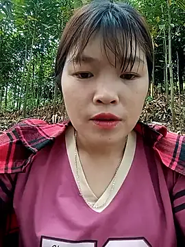 Snapshot of May-Ne chatting on 04/17/26, 02:25 May-Ne online show from 04/17/26, 02:25