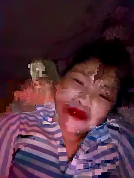 Snapshot of May-Ne chatting on 04/24/26, 01:35 May-Ne online show from 04/24/26, 01:35