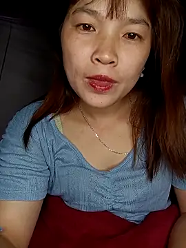 Snapshot of May-Ne chatting on 04/27/26, 02:37 May-Ne online show from 04/27/26, 02:37