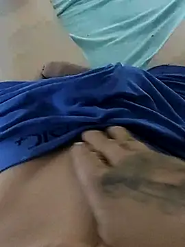 Snapshot of russobrabo chatting on 12/15/25, 08:07 russobrabo online show from 12/15/25, 08:07