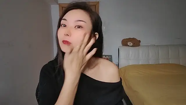 Snapshot of ViVian-Li chatting on 12/23/25, 01:25 ViVian-Li online show from 12/23/25, 01:25