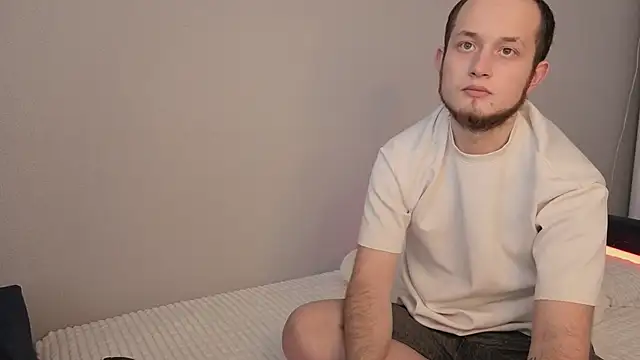 Snapshot of Pearl_couple chatting on 03/10/26, 09:14 Pearl couple online show from 03/10/26, 09:14