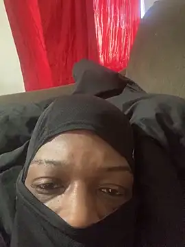 Snapshot of kingshark179 chatting on 12/15/25, 04:44 kingshark179 online show from 12/15/25, 04:44