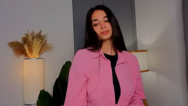 Snapshot of EmmyNoel chatting on 12/22/25, 07:27 EmmyNoel online show from 12/22/25, 07:27