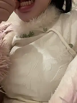 Snapshot of mengmeng776 chatting on 03/10/26, 02:33 mengmeng776 online show from 03/10/26, 02:33