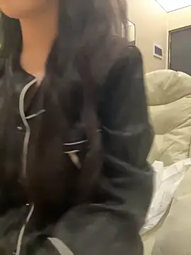 Snapshot of mengmeng776 chatting on 04/08/26, 11:10 mengmeng776 online show from 04/08/26, 11:10