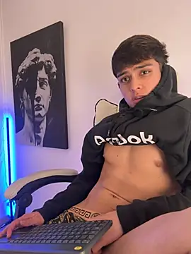 Snapshot of lian_fooxx chatting on 03/16/26, 05:44 lian fooxx online show from 03/16/26, 05:44