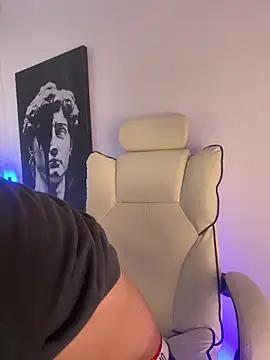 Snapshot of lian_fooxx chatting on 03/19/26, 04:05 lian fooxx online show from 03/19/26, 04:05