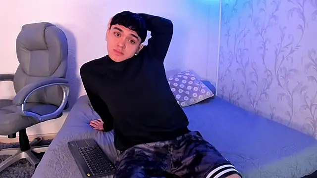  TaylorBlack online show from 12/22/25, 11:29