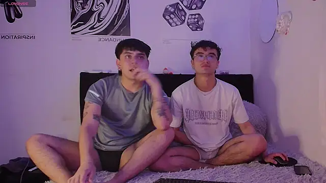 Snapshot of charlie_dicker chatting on 12/22/25, 04:42 charlie dicker online show from 12/22/25, 04:42