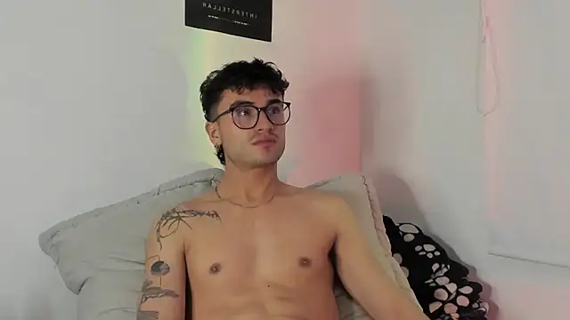 Snapshot of charlie_dicker chatting on 01/07/26, 04:26 charlie dicker online show from 01/07/26, 04:26