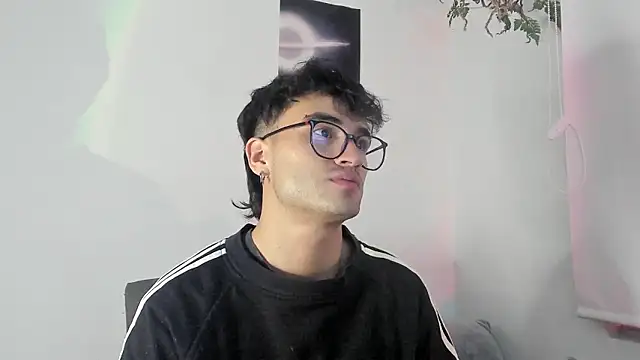 Snapshot of charlie_dicker chatting on 01/08/26, 01:08 charlie dicker online show from 01/08/26, 01:08