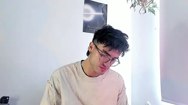 Snapshot of charlie_dicker chatting on 01/08/26, 03:47 charlie dicker online show from 01/08/26, 03:47