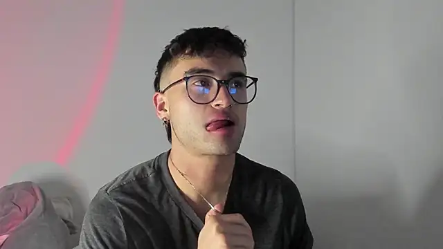 Snapshot of charlie_dicker chatting on 02/12/26, 01:00 charlie dicker online show from 02/12/26, 01:00