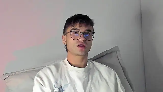 Snapshot of charlie_dicker chatting on 02/22/26, 01:51 charlie dicker online show from 02/22/26, 01:51