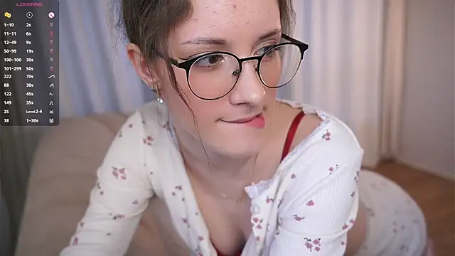 Snapshot of KarmenRasey chatting on 04/12/26, 04:12 KarmenRasey online show from 04/12/26, 04:12