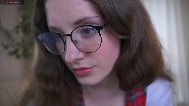 Snapshot of KarmenRasey chatting on 04/16/26, 03:13 KarmenRasey online show from 04/16/26, 03:13