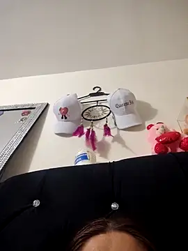 Snapshot of tani20 chatting on 12/16/25, 02:16 tani20 online show from 12/16/25, 02:16