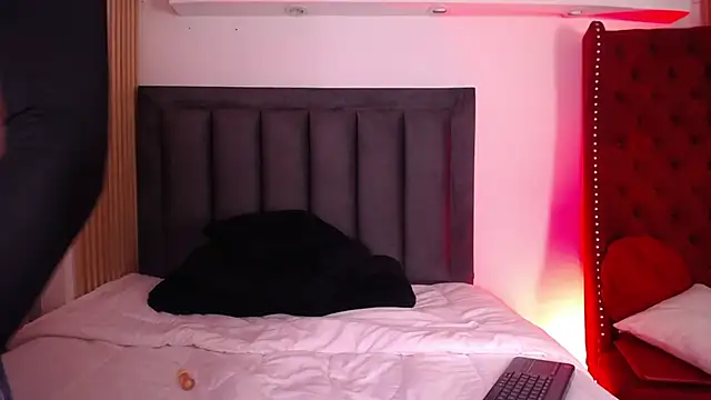 TransDivaSantana online show from 04/18/26, 08:40