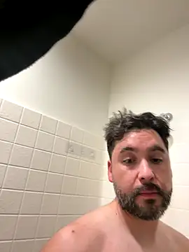 Snapshot of dad_bodforyou chatting on 12/17/25, 05:13 dad bodforyou online show from 12/17/25, 05:13