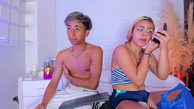 Snapshot of kimberlyAndOstin chatting on 12/16/25, 12:43 kimberlyAndOstin online show from 12/16/25, 12:43