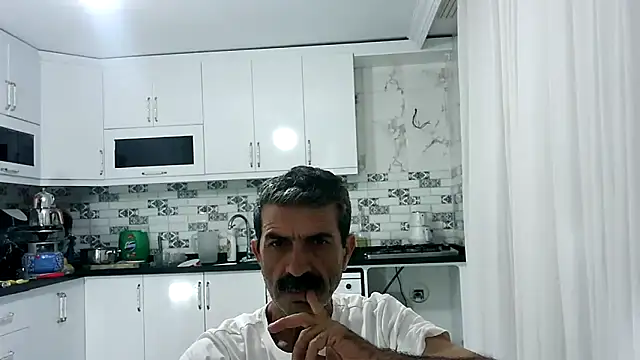Snapshot of kobra21turki chatting on 04/28/26, 10:04 kobra21turki online show from 04/28/26, 10:04