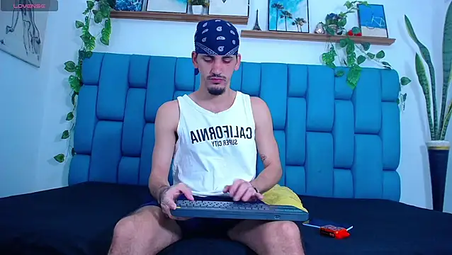 boy Dirty X online show from 12/17/25, 06:47