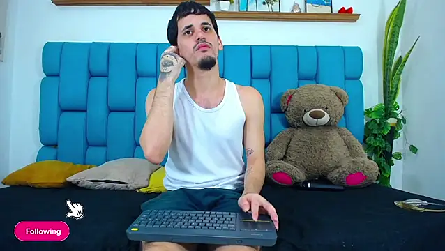 Snapshot of boy_Dirty_X chatting on 04/19/26, 05:18 boy Dirty X online show from 04/19/26, 05:18