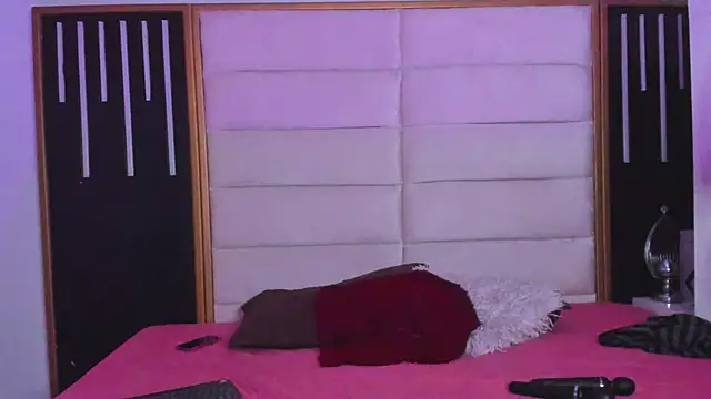 JuliMonroe19 online show from 03/12/26, 01:17