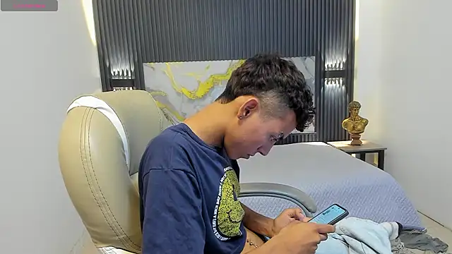 TaylerMiles online show from 01/17/26, 04:28