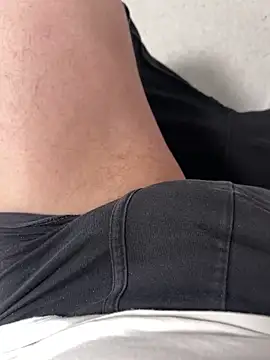 Snapshot of Ragazzopo chatting on 04/19/26, 12:04 Ragazzopo online show from 04/19/26, 12:04