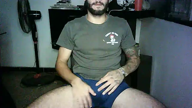 Snapshot of thedragonboyxxx chatting on 03/17/26, 01:32 thedragonboyxxx online show from 03/17/26, 01:32
