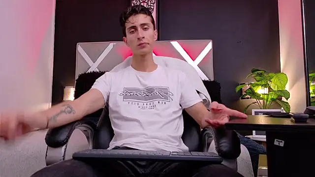 Ithan Skin online show from 01/07/26, 11:45